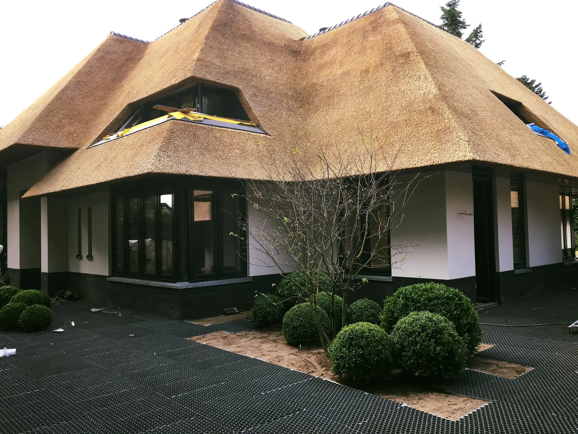 In samenwerking met M.Huijmans stukadoors de gehele binnenkant gestuukt.